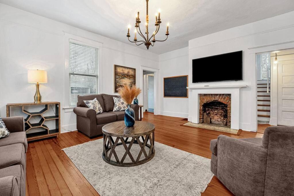ממפיס Exquisite Two-Story Home Located In Midtown מראה חיצוני תמונה