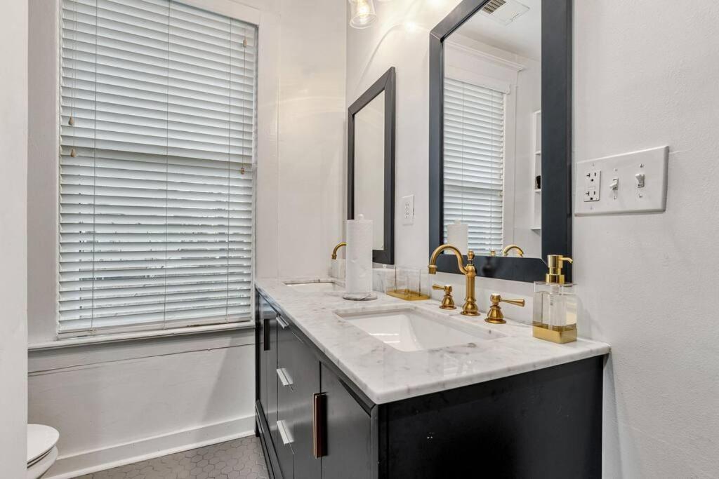 ממפיס Exquisite Two-Story Home Located In Midtown מראה חיצוני תמונה